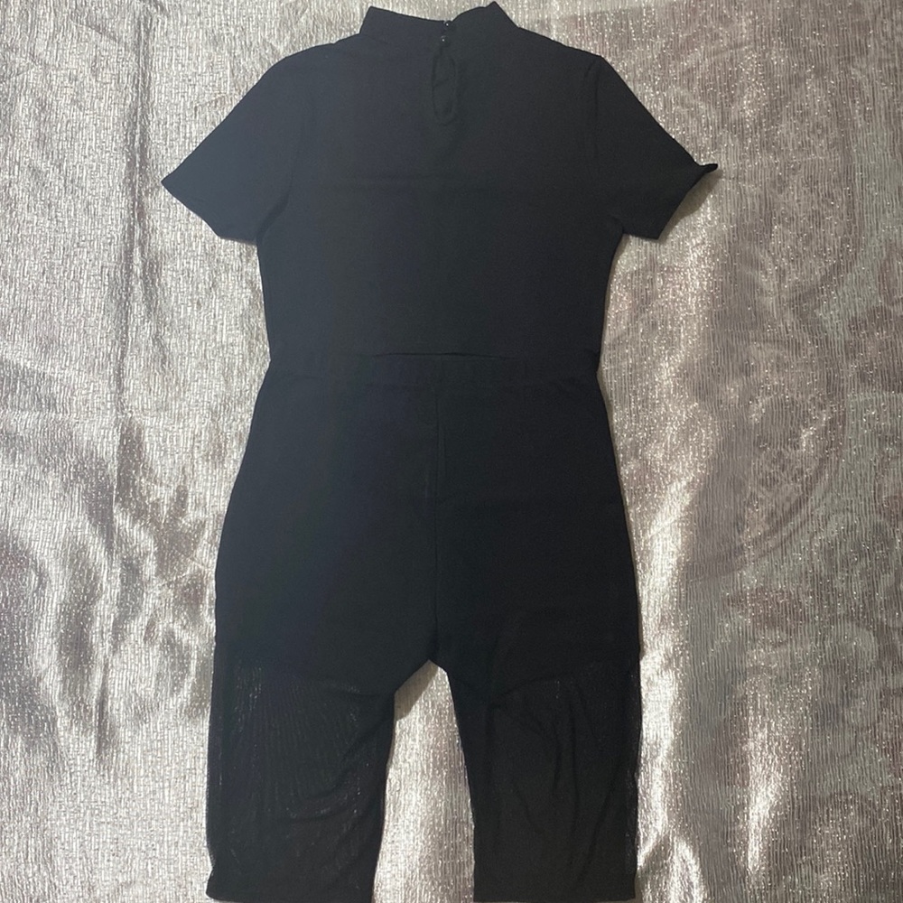 I am selling a Fashion Nova 2 set in size small and color black.